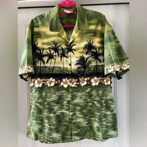 Winnie Fashion | Mens traditional Hawaiin shirt. Size: XL